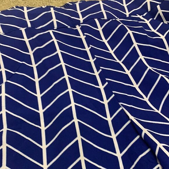 Blossom Boutique Ladies M Blue & White Patterned Silky-feeling Shorts - Picture 2 of 7